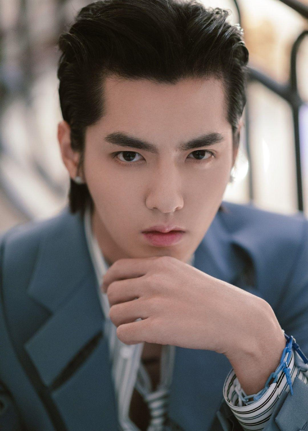 Ngô Diệc Phàm đang chìm trong bê bối thì bị Trịnh Sảng ăn theo Ngô Diệc Phàm đang chìm trong bê bối thì bị Trịnh Sảng ăn theo