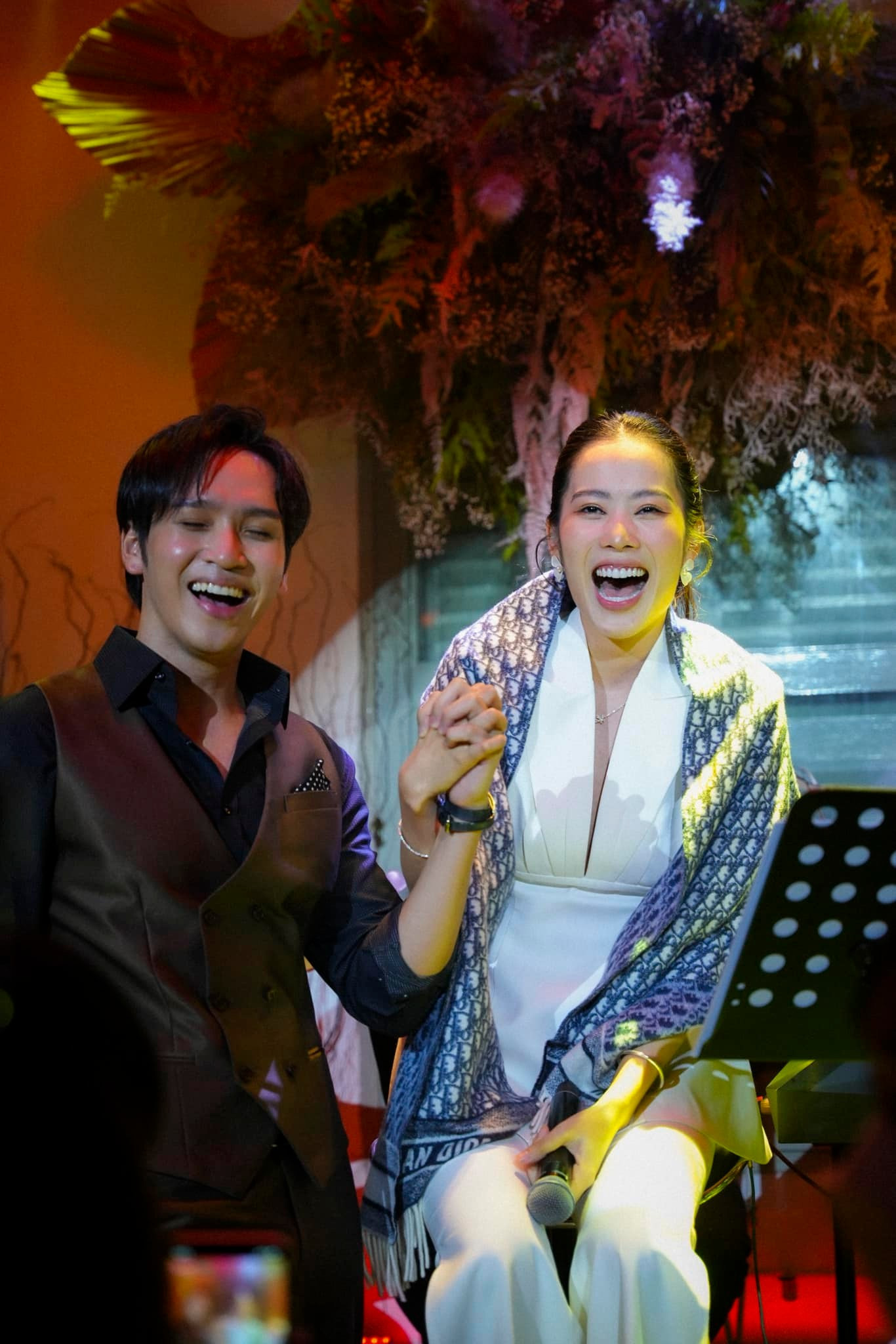 Nam ca sĩ đã giải thích rõ mọi chuyện Nam ca sĩ đã giải thích rõ mọi chuyện