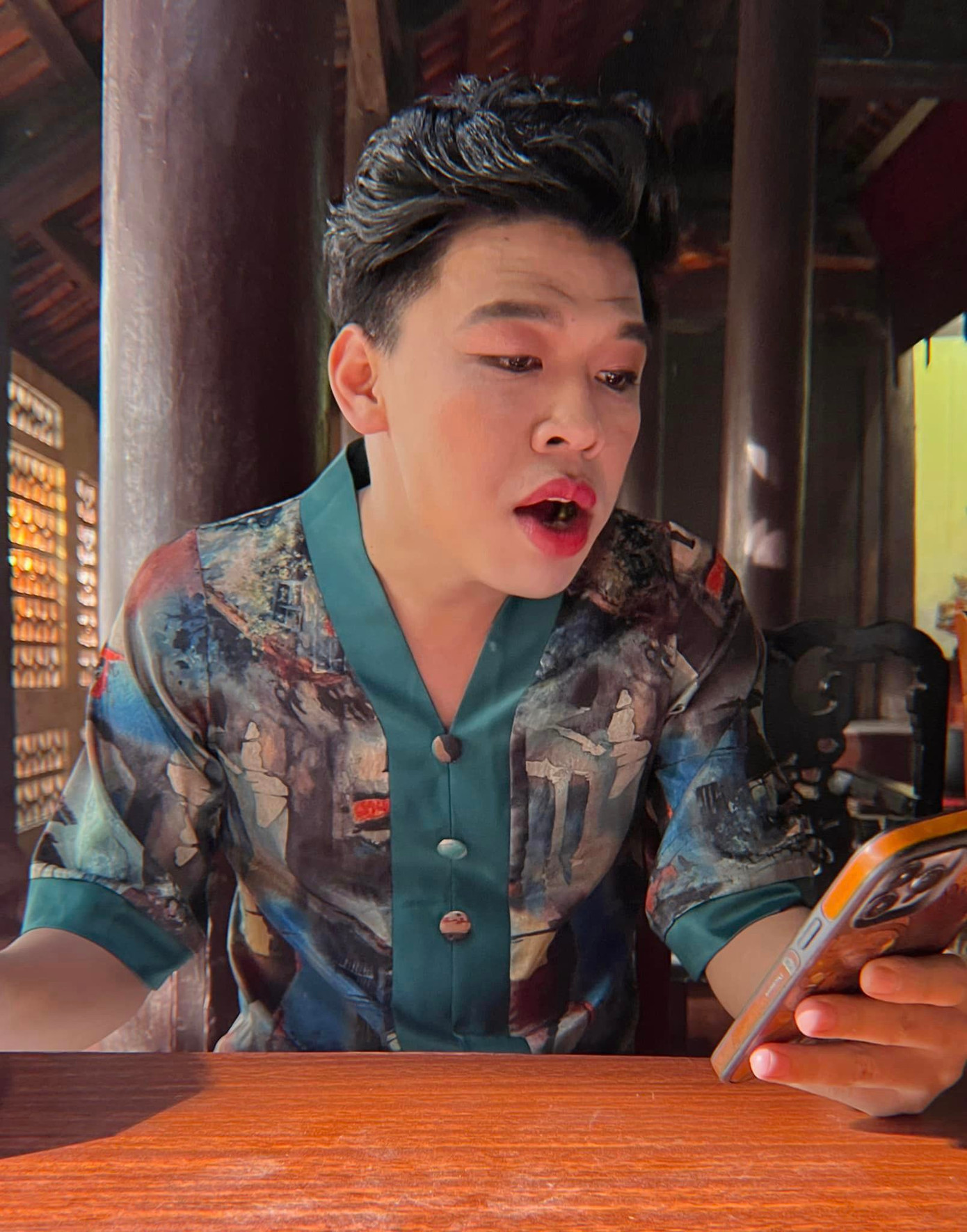 Khán giả rất thú vị với màn lồng ghép này.