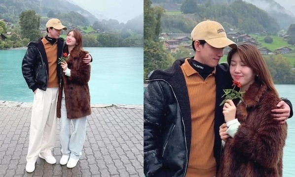 Trước đó hai diễn viên còn có màn cosplay các nhân vật trong phim &quot;Hạ Cánh Nơi Anh&quot;.