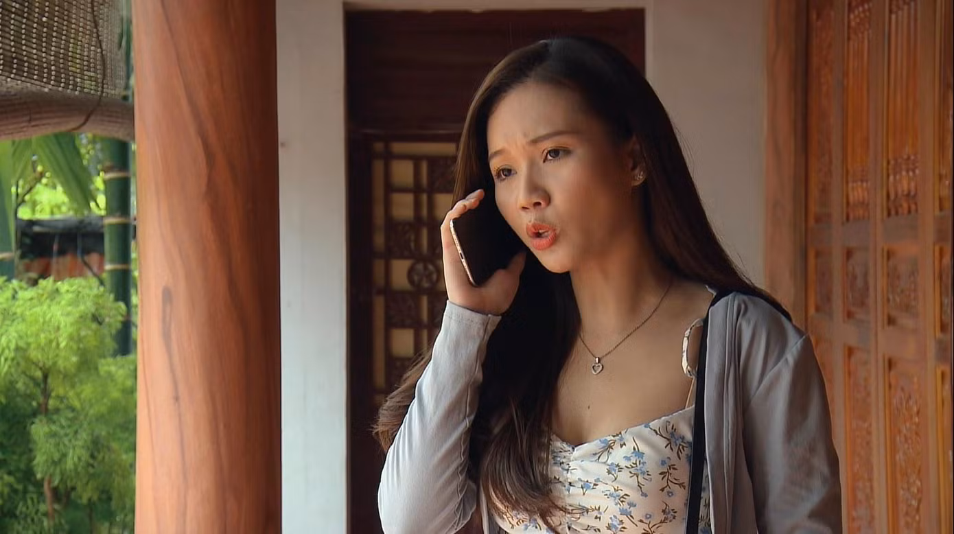 Nhiều người cho rằng cô mặc đồ chưa phù hợp