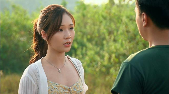 Hai bộ váy của Ngọc đang bị một số khán giả phản ứng