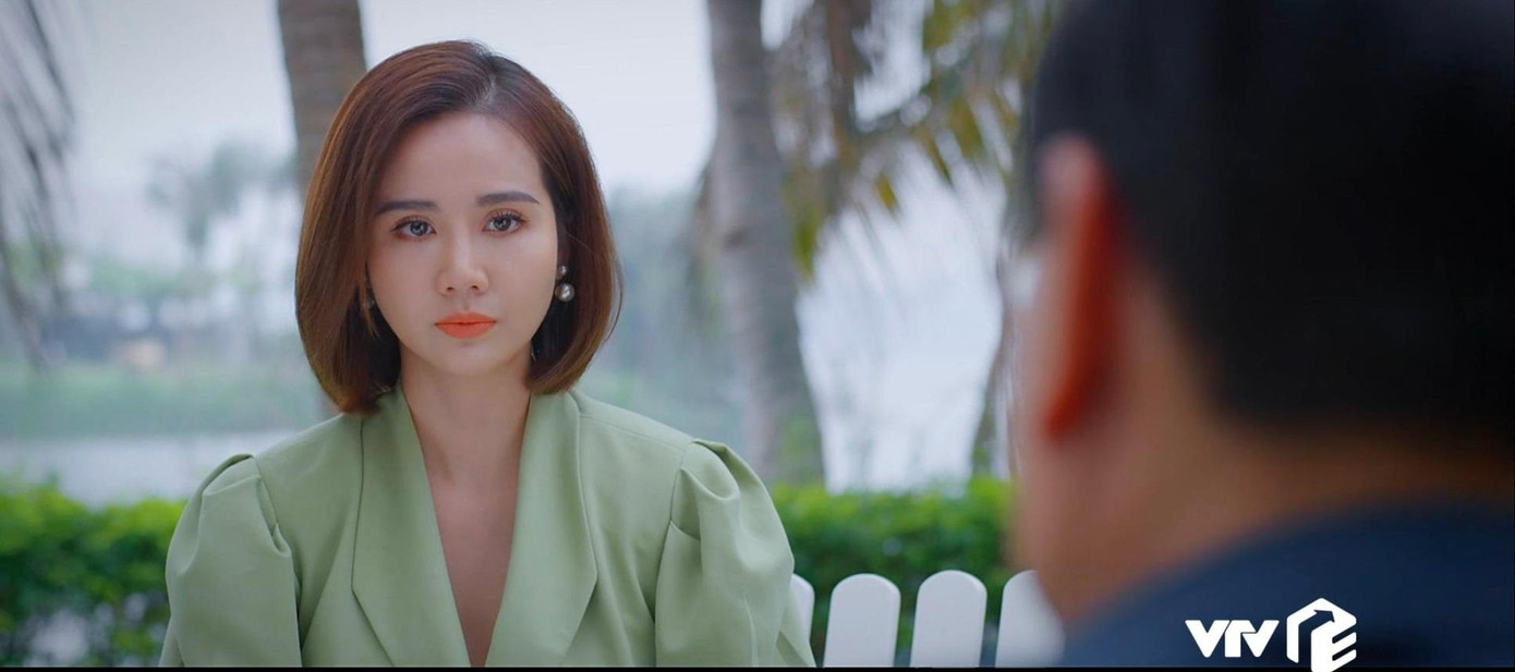 Chủ tịch tập đoàn Hoàng Kim đang muốn giữ Trang ở lại với lời hứa hẹn hấp dẫn.