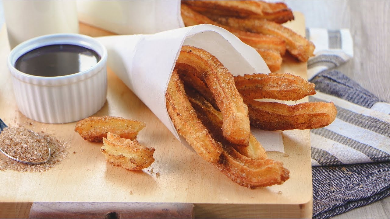 Bánh churros chỉ nhìn đã thấy ngon rồi!