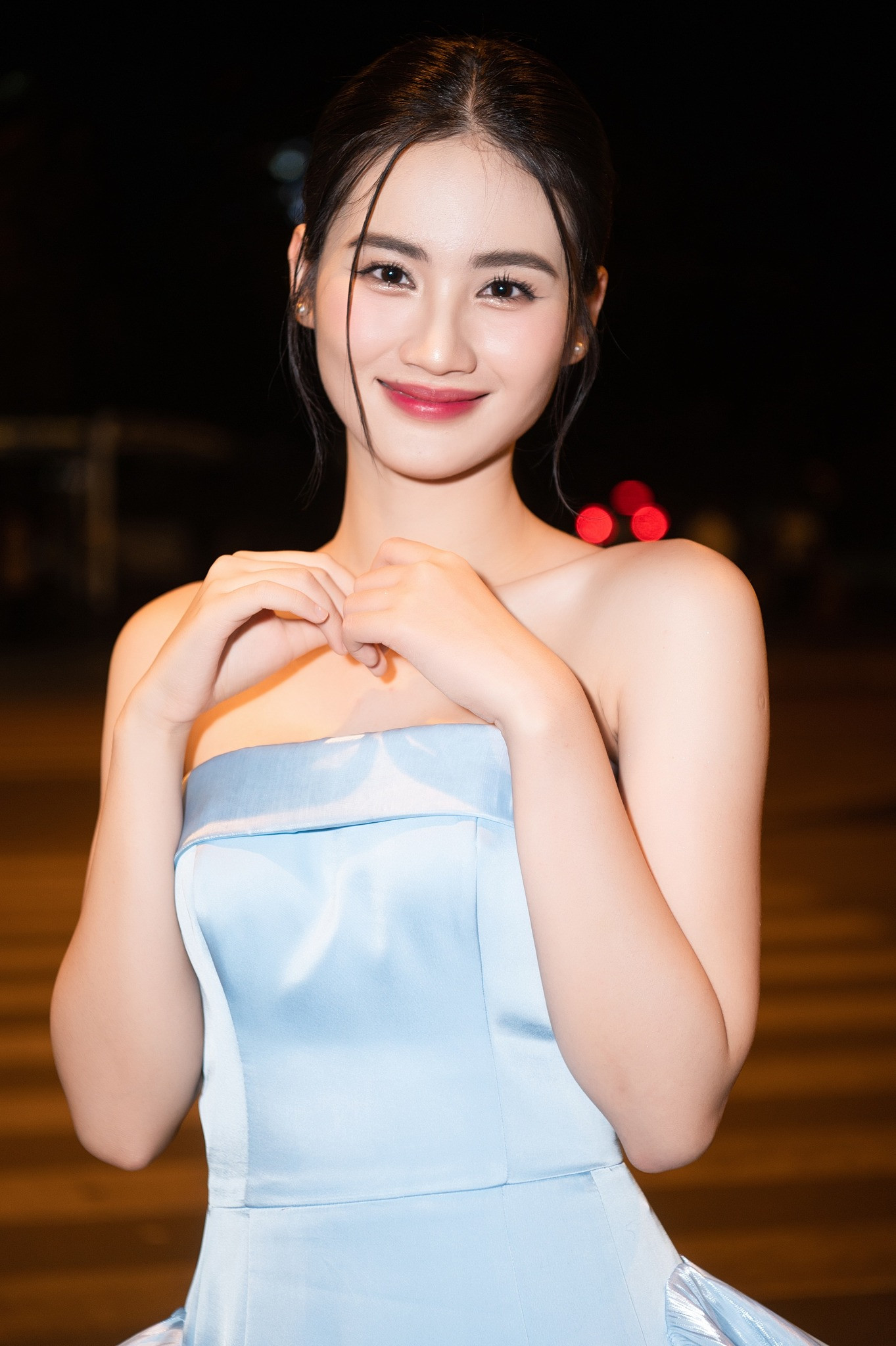 Thùy Tiên và Ý Nhi hóa ra chưa có dịp gặp gỡ để chuyện trò thân thiết.