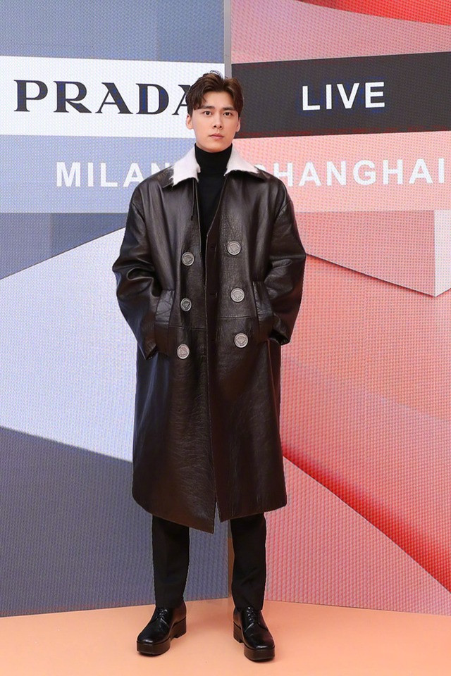 Nhiều đại sứ thương hiệu của Prada từng vướng ồn ào.