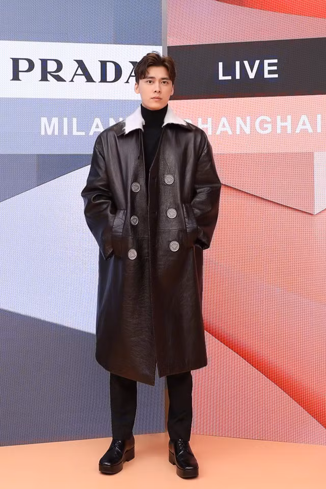 Prada từng lao đao khi một loạt gương mặt đại sứ gặp thị phi.