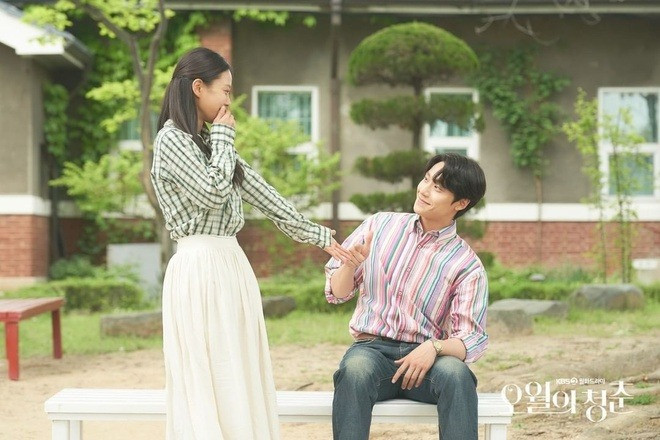 Mọi thứ bắt đầu từ một buổi đi xem mắt.