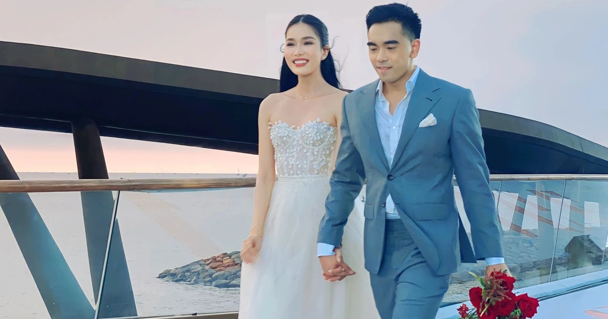 Phương Anh sẽ sớm kết hôn trong năm 2023. Phương Anh sẽ sớm kết hôn trong năm 2023.