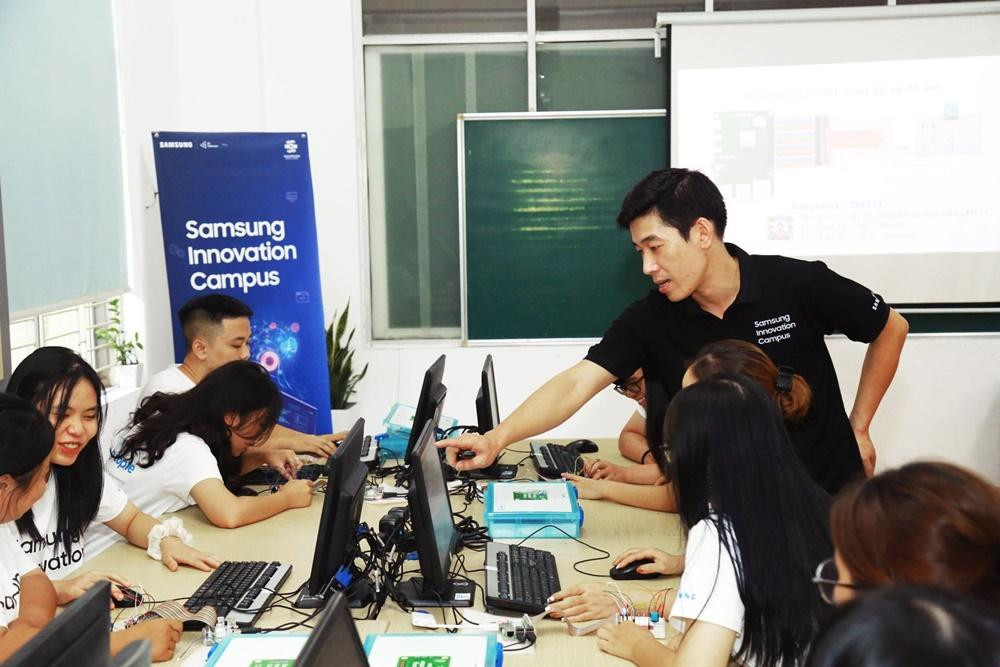 Samsung Innovation Campus hướng tới khơi dậy đam mê công nghệ cho người trẻ và cung cấp bộ kiến thức, kỹ năng vững vàng cho tương lai.