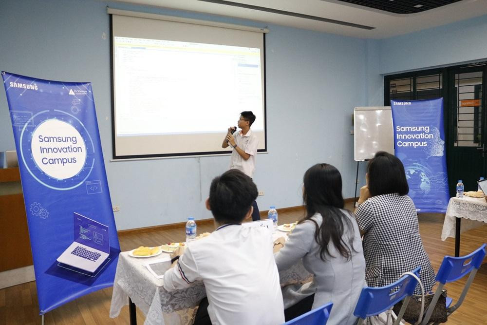 SIC có sự kết hợp hài hòa giữa “học” và “hành” giúp người học được trang bị bộ kỹ năng thực tiễn.