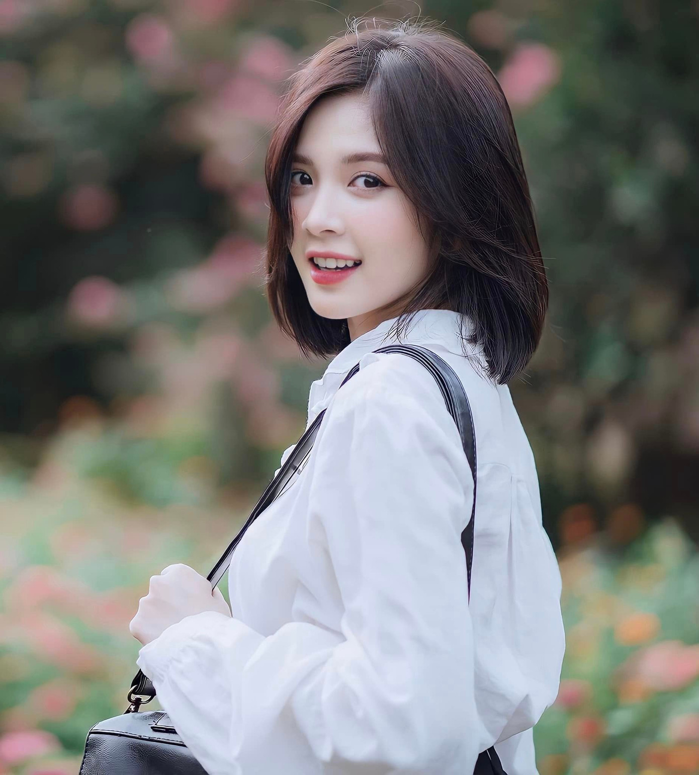 Hai nữ diễn viên cùng tên Ngọc Huyền với gương mặt na ná nhau.