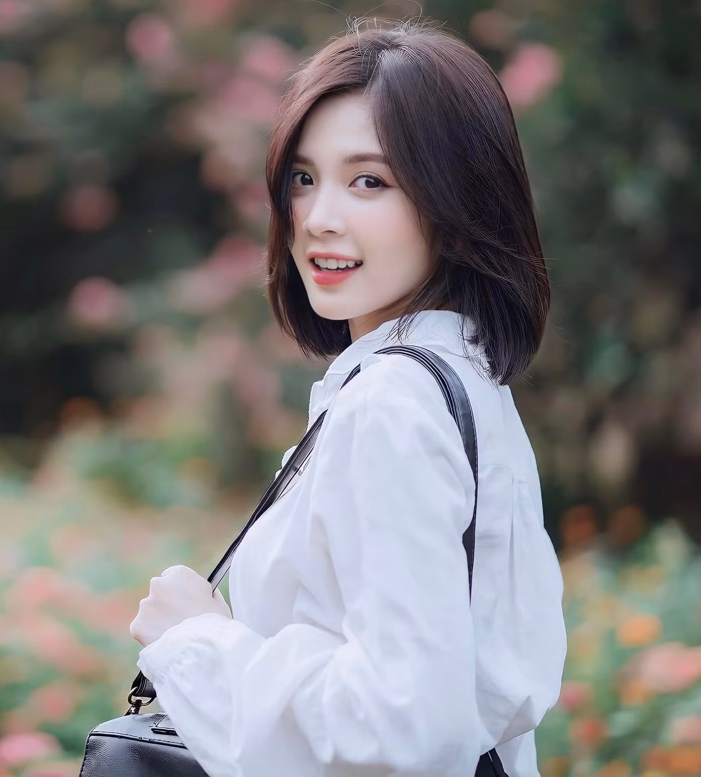 Hai nữ diễn viên cùng tên Ngọc Huyền với gương mặt na ná nhau.