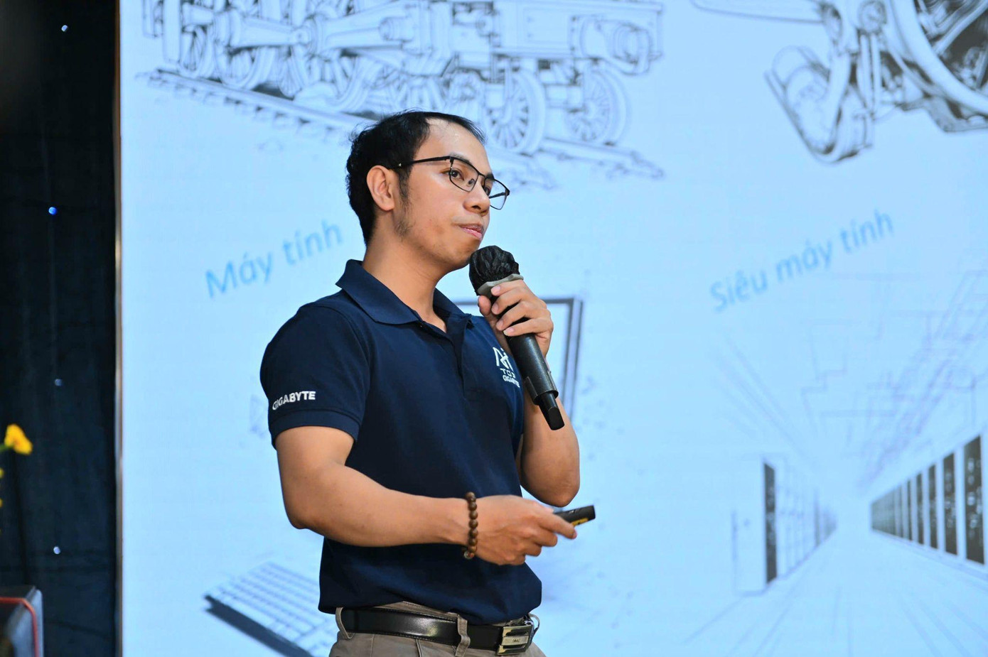 Ths. Lê Anh Tiến nhận định con người phải làm việc cùng AI để tối ưu hóa quy trình công việc Ths. Lê Anh Tiến nhận định con người phải làm việc cùng AI để tối ưu hóa quy trình công việc