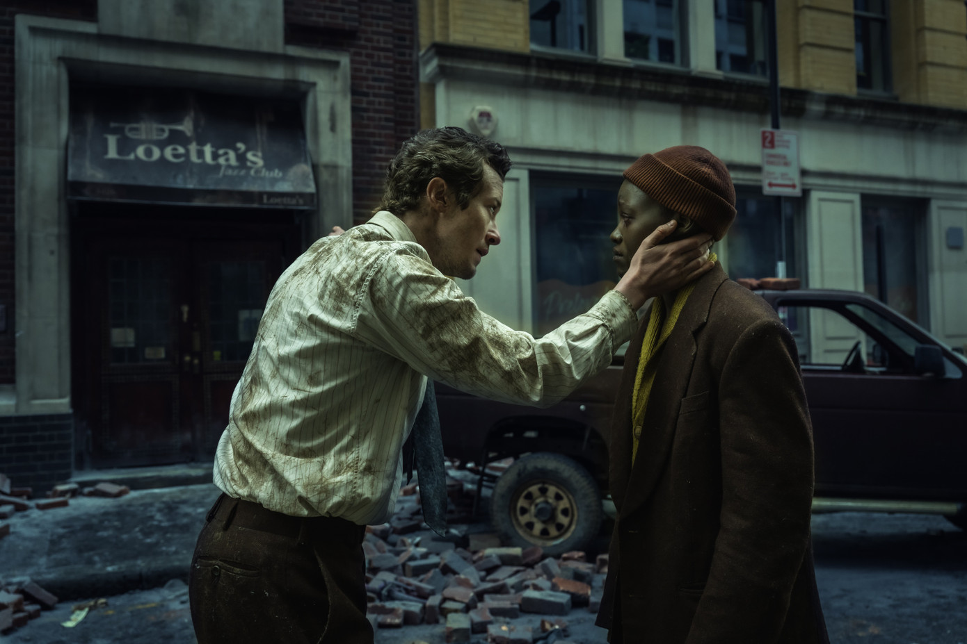 New York hoang tàn khi quái vật xuất hiện. New York hoang tàn khi quái vật xuất hiện.