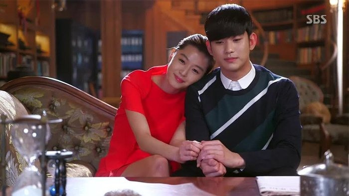 Như Do Min Joon về hành tinh của mình vẫn có cách đến thăm bạn gái. Như Do Min Joon về hành tinh của mình vẫn có cách đến thăm bạn gái.
