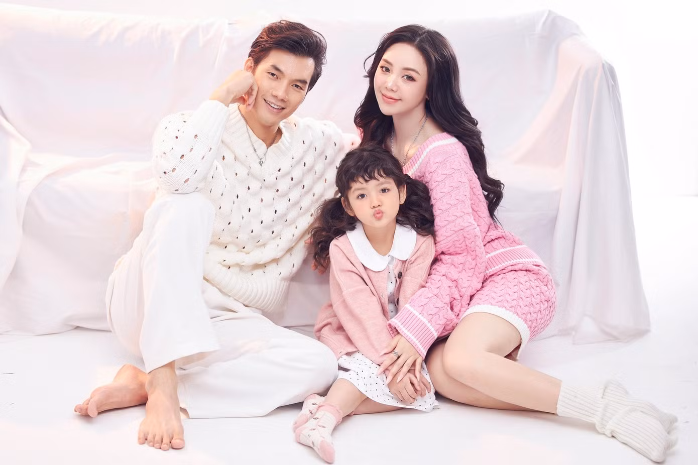 Nhan Phúc Vinh và Quỳnh Kool đóng cặp rất ăn ý nên được khán giả ghép đôi. Nhan Phúc Vinh và Quỳnh Kool đóng cặp rất ăn ý nên được khán giả ghép đôi.