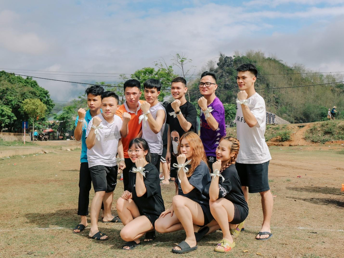 Các “trai xinh, gái đẹp” Trường Doanh nhân CEO Việt Nam trong hoạt động teambuilding