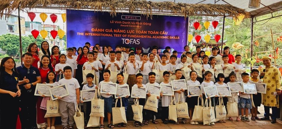 Từ những gương mặt ngây thơ này hứa hẹn sẽ tạo nên các nhà toán học lỗi lạc trong tương lai Từ những gương mặt ngây thơ này hứa hẹn sẽ tạo nên các nhà toán học lỗi lạc trong tương lai