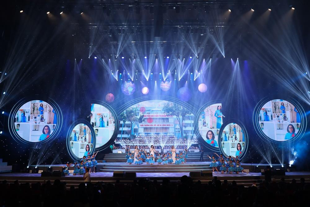 Các tiết mục dàn dựng vô cùng hoành tráng