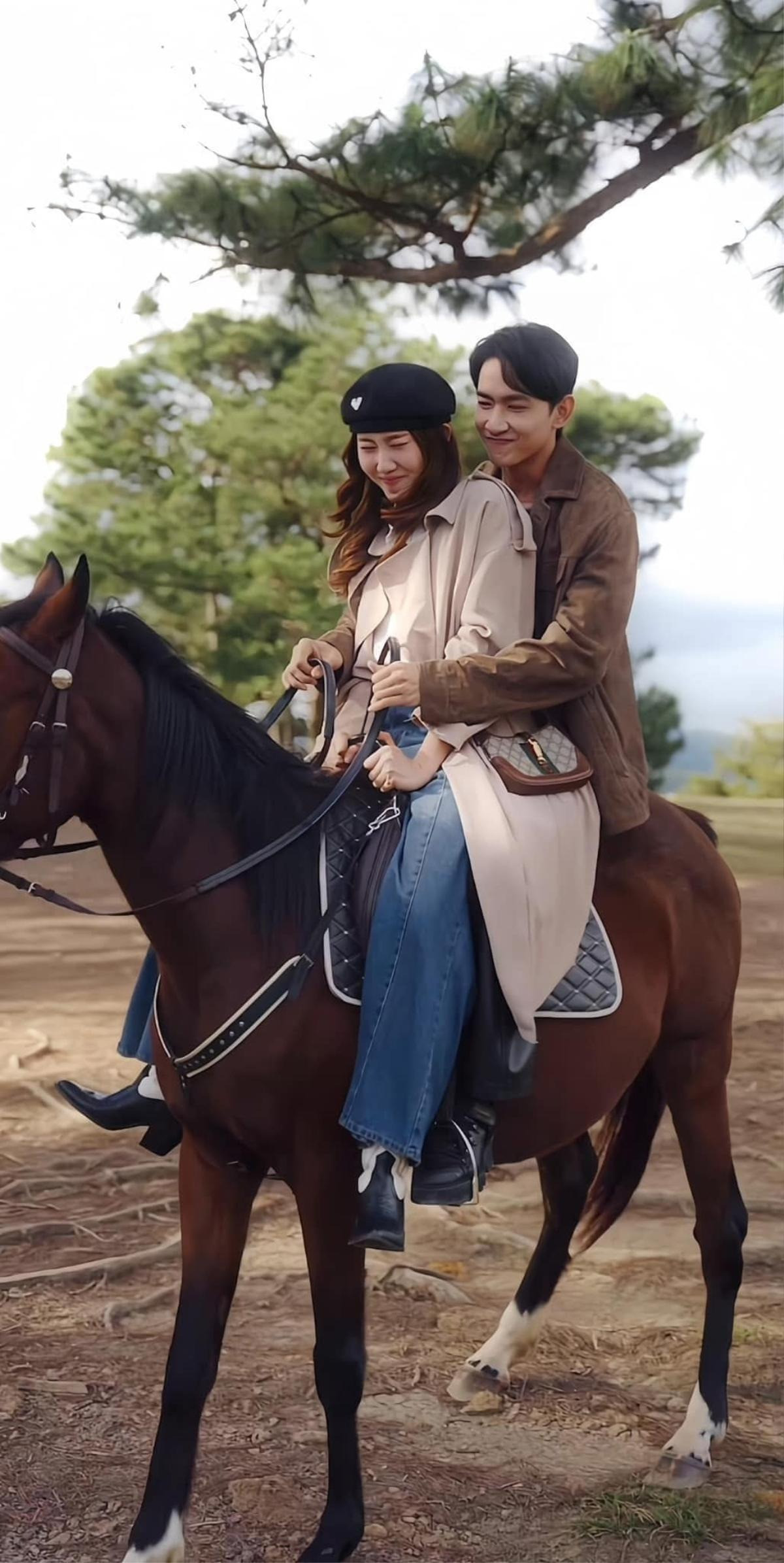 Thúy Ngân - Võ Cảnh siêu ngọt ngào trong video mới.