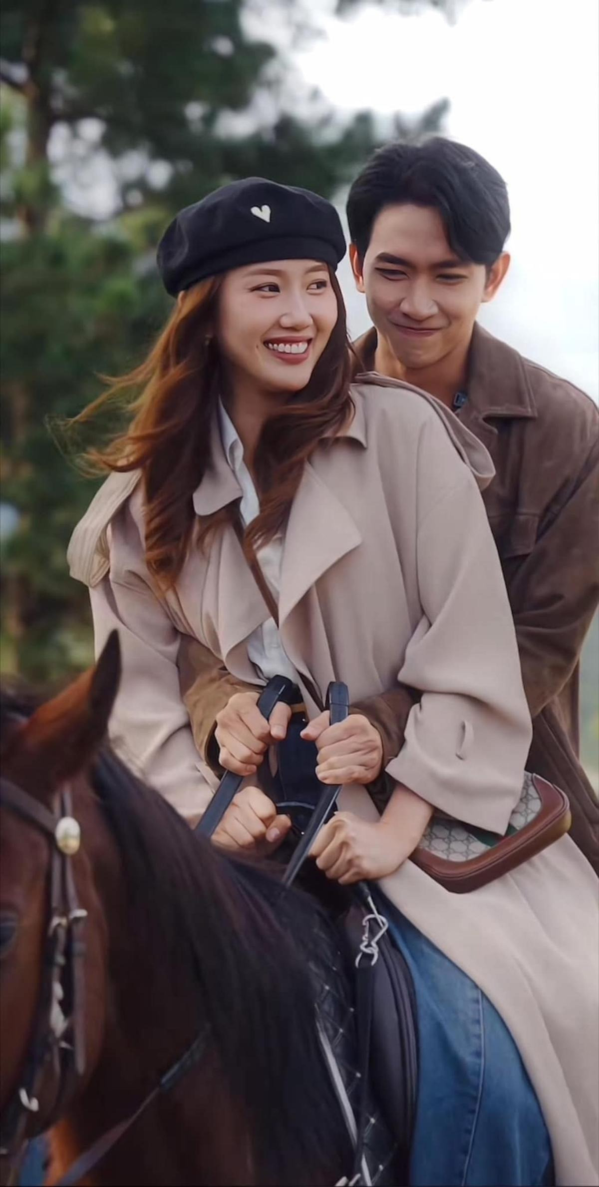 Thúy Ngân - Võ Cảnh siêu ngọt ngào trong video mới.