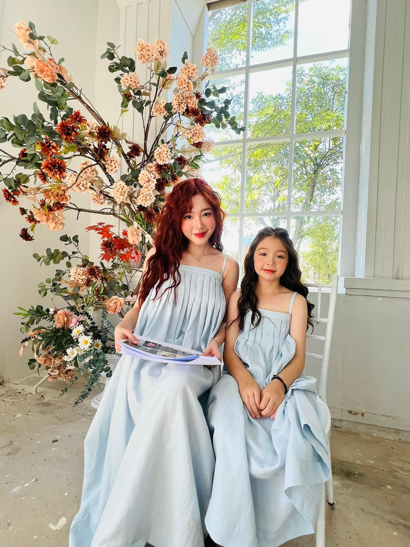 Elly Trần cùng con gái chụp ảnh quảng cáo. Elly Trần cùng con gái chụp ảnh quảng cáo.