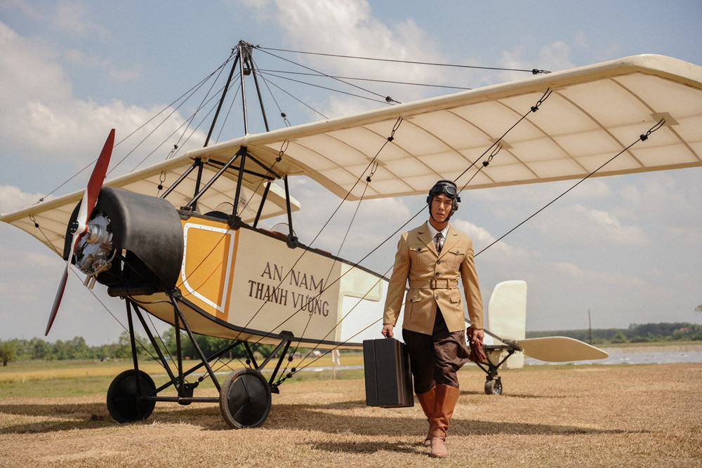 Công tử Bạc Liêu là người Việt đầu tiên có máy bay tư nhân. Công tử Bạc Liêu là người Việt đầu tiên có máy bay tư nhân.