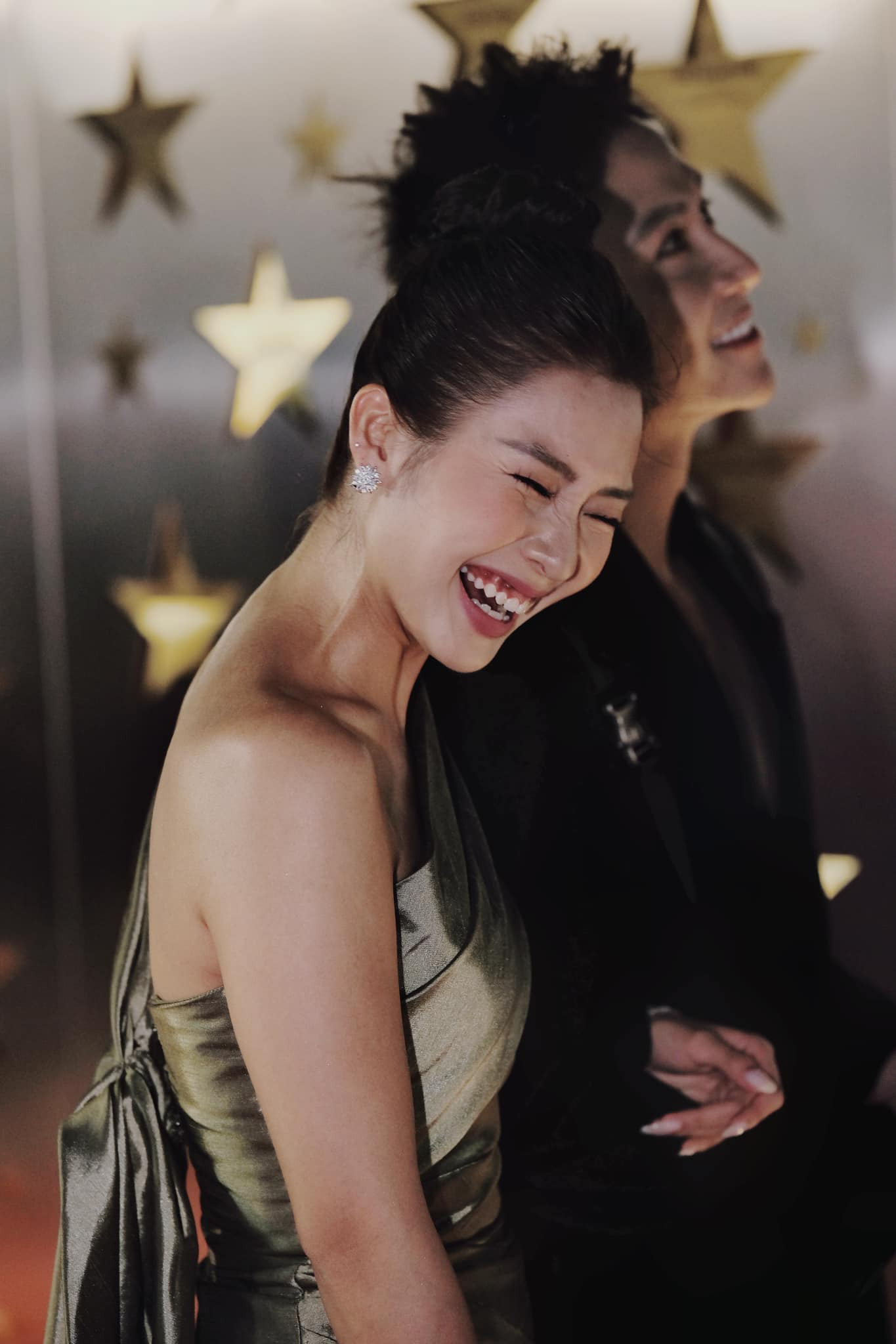 Hai diễn viên có nhiều khoảnh khắc ngọt ngào ở giải Cánh Diều Vàng 2023. Hai diễn viên có nhiều khoảnh khắc ngọt ngào ở giải Cánh Diều Vàng 2023.