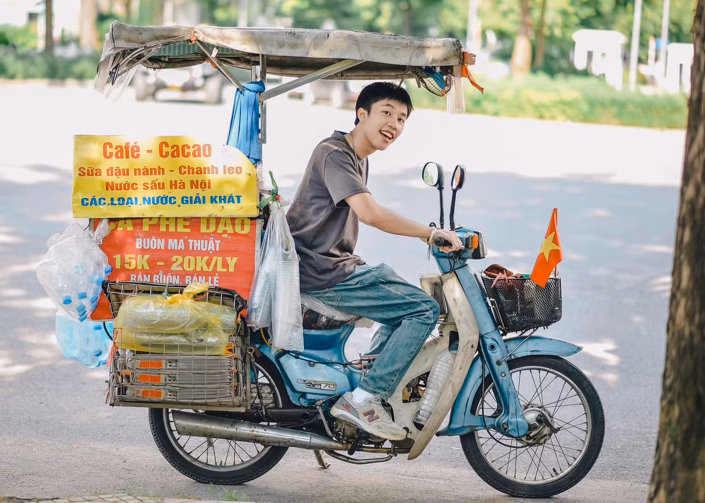 Nhìn Long Vũ gầy đi thấy rõ so với những tập phim đầu tiên.