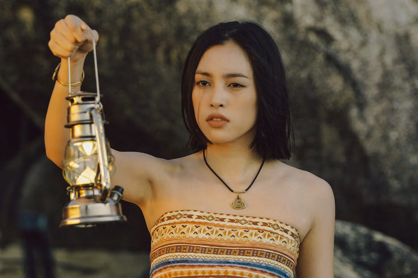 Thực ra Tiểu Vy đã có hai lần đóng vai chính.