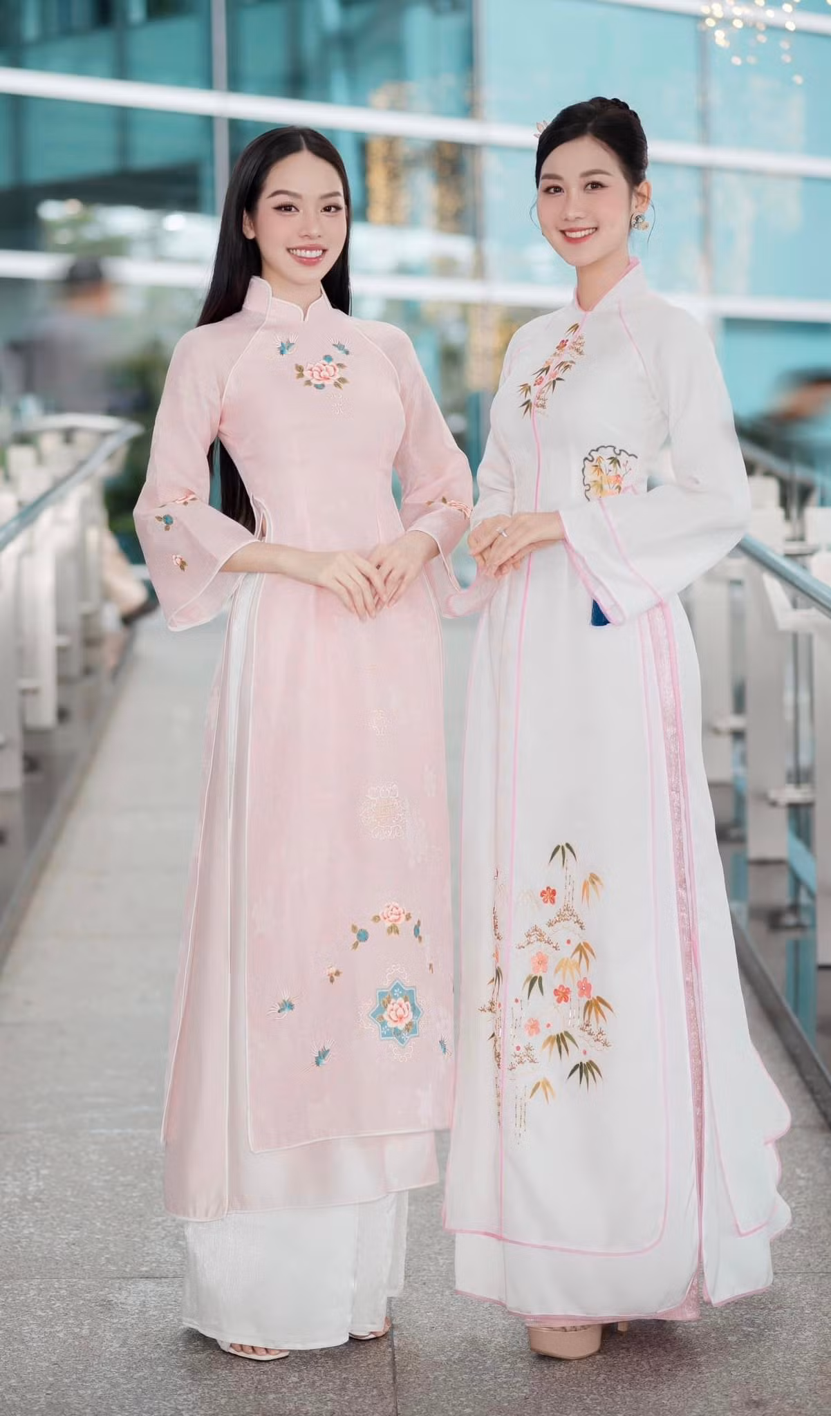 Quế Anh và Thanh Thủy từng tham gia trong sự kiện quảng bá du lịch địa phương.