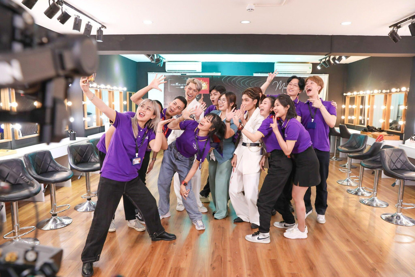 Phòng học thực hành môn Trang điểm nghệ thuật - Hệ thống đào tạo Poly K-Beauty Phòng học thực hành môn Trang điểm nghệ thuật - Hệ thống đào tạo Poly K-Beauty