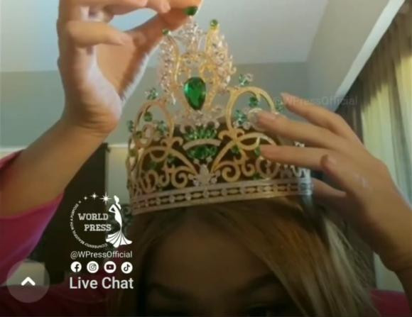 ... nhưng sau đó đã bị gãy một chi tiết. ... nhưng sau đó đã bị gãy một chi tiết.