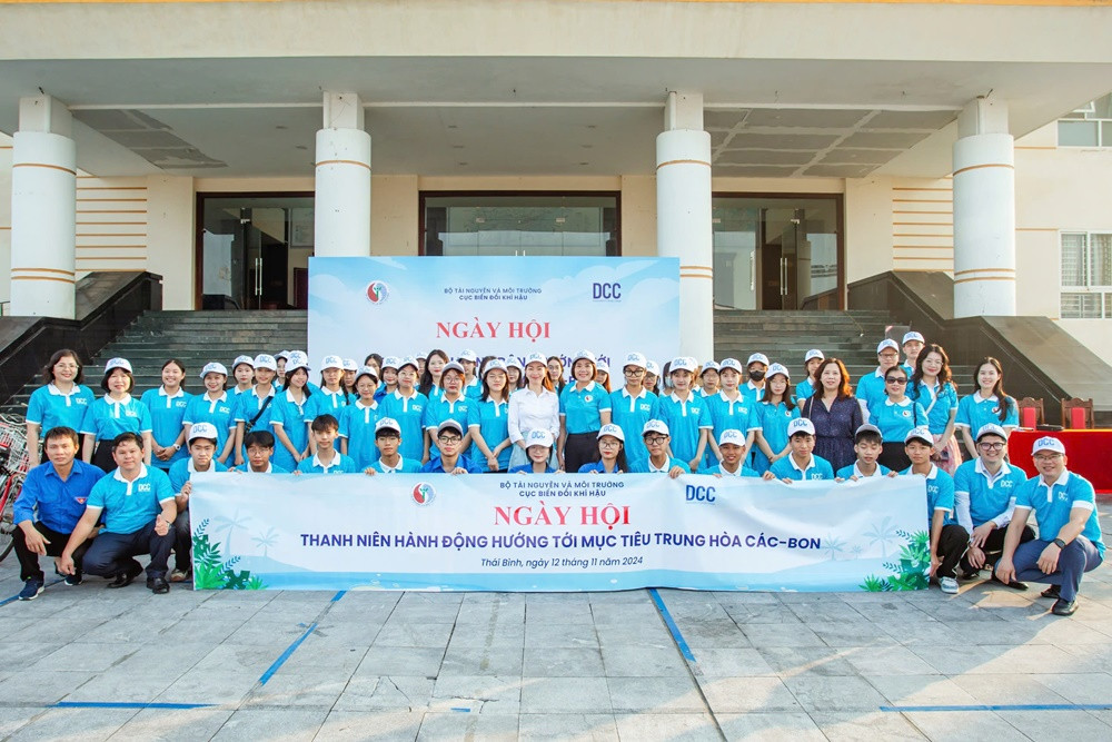 Sinh viên Thái Bình tham gia Ngày hội “Thanh niên hành động hướng tới mục tiêu trung hòa các bon”