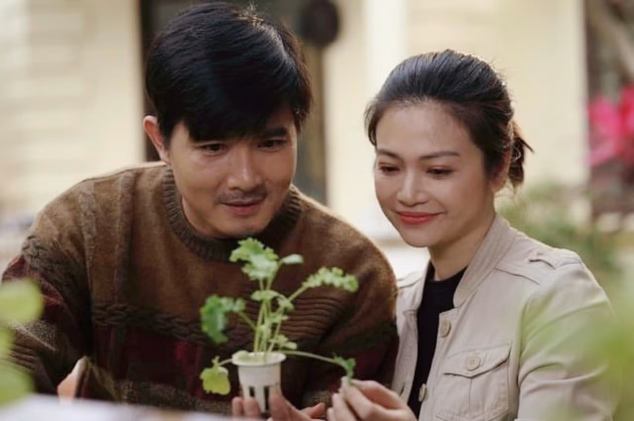 Quang Sự đóng vai Công trong Gia Đình Mình Vui Bất Thình Lình.