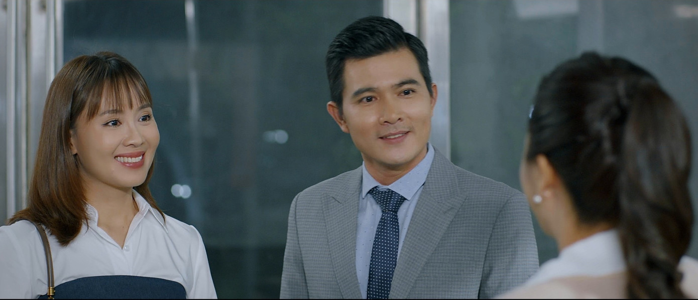 Vợ chồng Nghĩa và Hà có bề ngoài vô cùng hạnh phúc. Vợ chồng Nghĩa và Hà có bề ngoài vô cùng hạnh phúc.