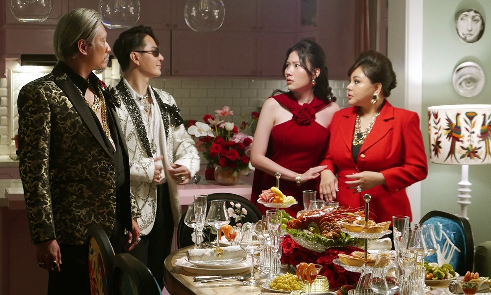 Gia đình Tú Lạc nhìn đã thấy bất ổn. Gia đình Tú Lạc nhìn đã thấy bất ổn.