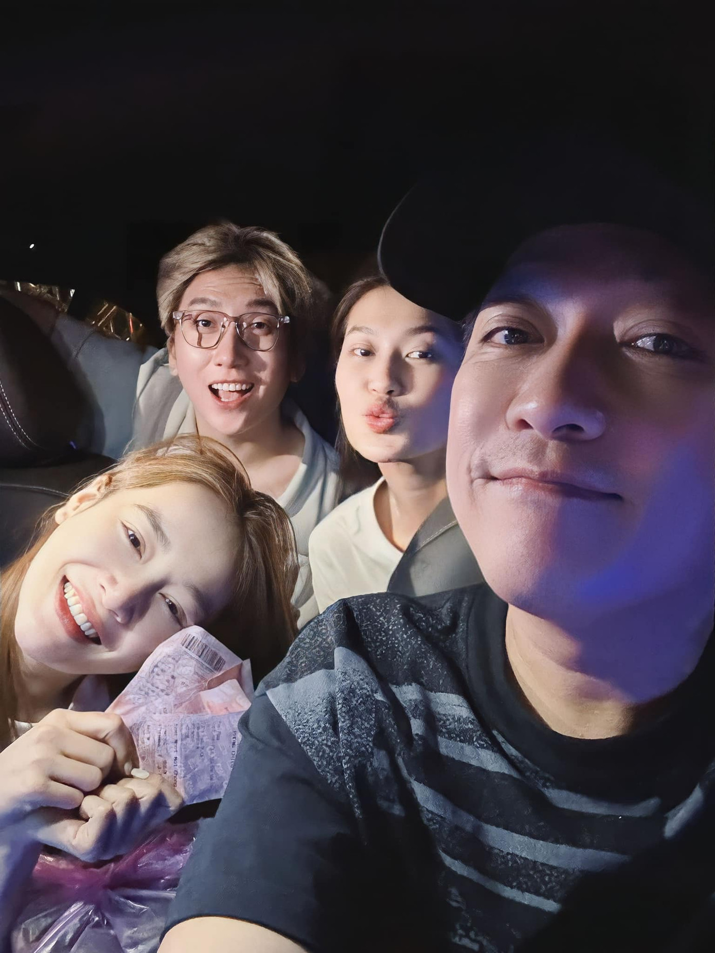 Nhã Phương thân thiết với Đoàn Thiên Ân sau chương trình Sao Nhập Ngũ.