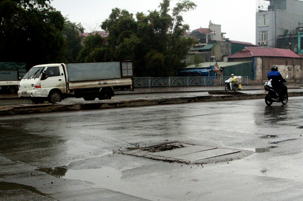 Nắp hố ga bị sập