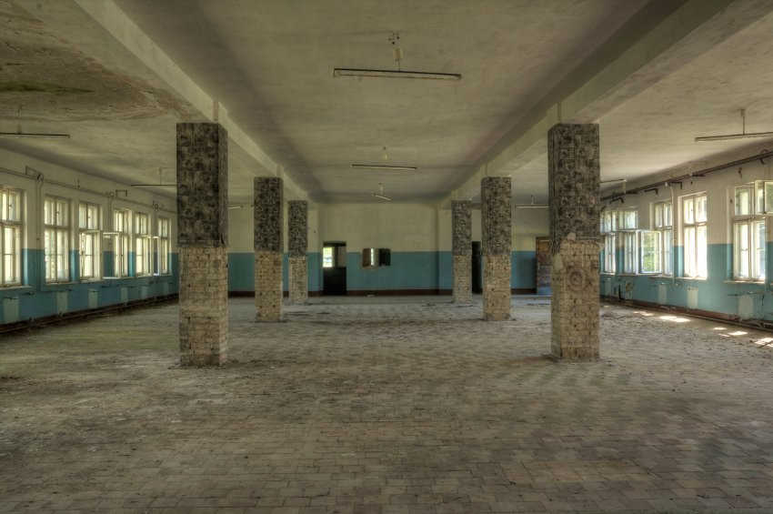 Một căn phòng trống không. Mọi thứ đã được di chuyển hết