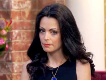 Chị Laura Fernee (33 tuổi) . Chị Laura Fernee (33 tuổi)