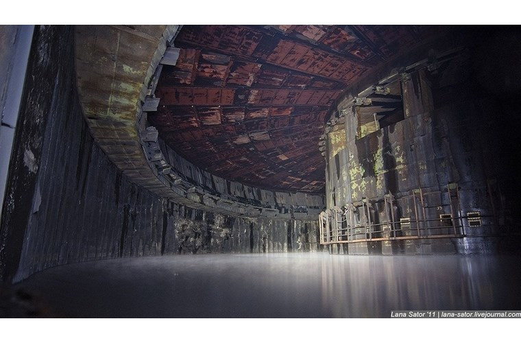  Bên trong nhà máy tên lửa bị bỏ hoang của quân đội Nga