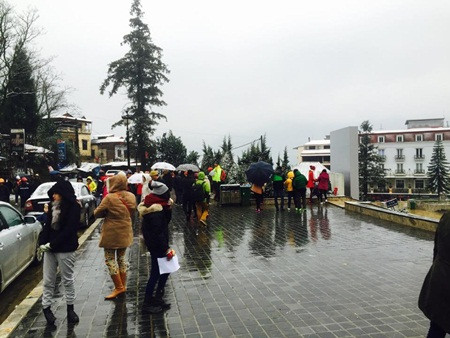 Đào tết Sa Pa tàn lụi vì băng tuyết ảnh 9