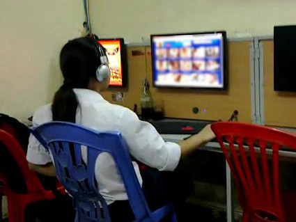 Màn hình máy của nữ sinh này dày đặc các hình ảnh 