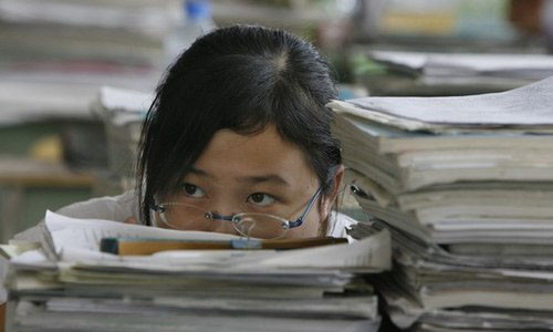 Thí sinh Trung Quốc ôn thi đại học. Ảnh: China Daily.. Thí sinh Trung Quốc ôn thi đại học. Ảnh: China Daily.