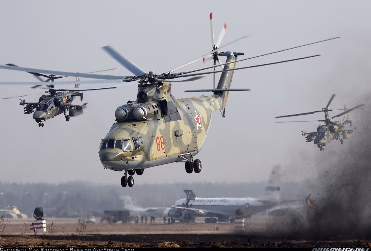 Máy bay vận tải hạng nặng MI-26 