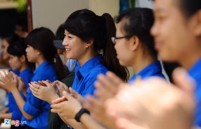 Dàn nữ sinh tình nguyện xinh đẹp của HV Hành chính ảnh 4