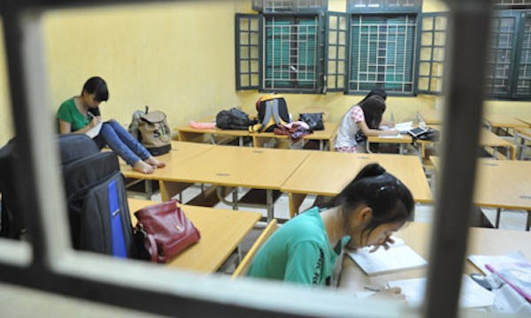 Qua đêm tại phòng thi đại học ảnh 4