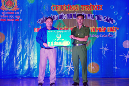 Bắt gặp Lê Văn Luyện tham dự chương trình thanh niên ảnh 3